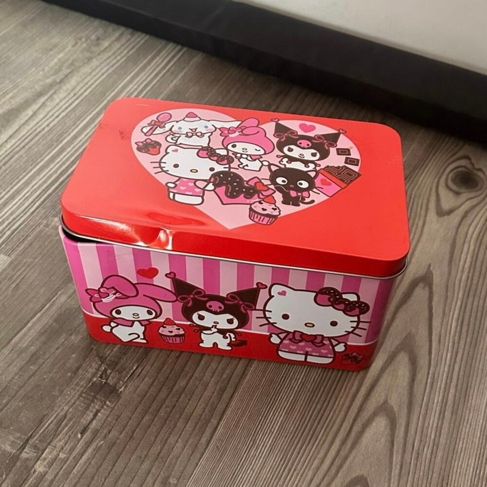 2024 sanrio hello kitty valentines day tin box and plastic waterbottle